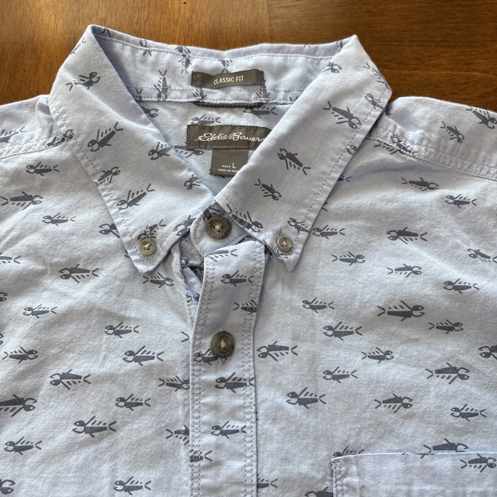Eddie Bauer Men's Short Sleeve Button-Up Shirt Aztec Fish Design